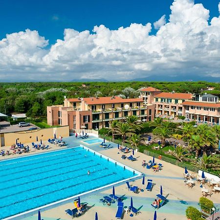 טירניה Continental Resort מראה חיצוני תמונה