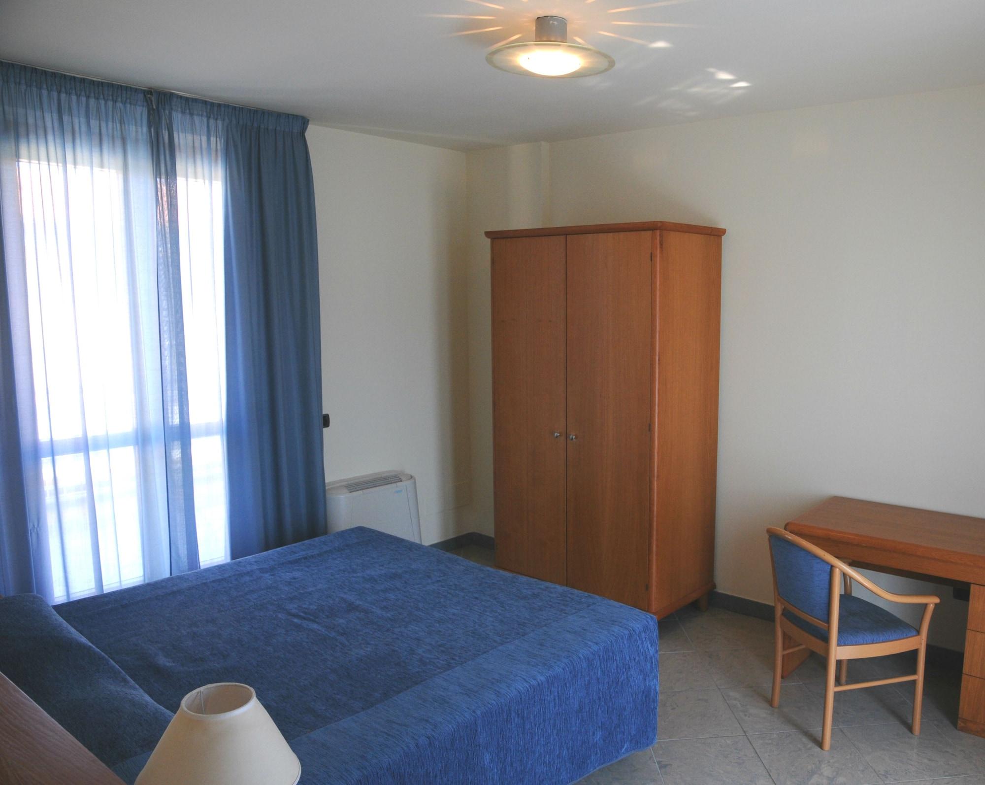 טירניה Continental Resort מראה חיצוני תמונה