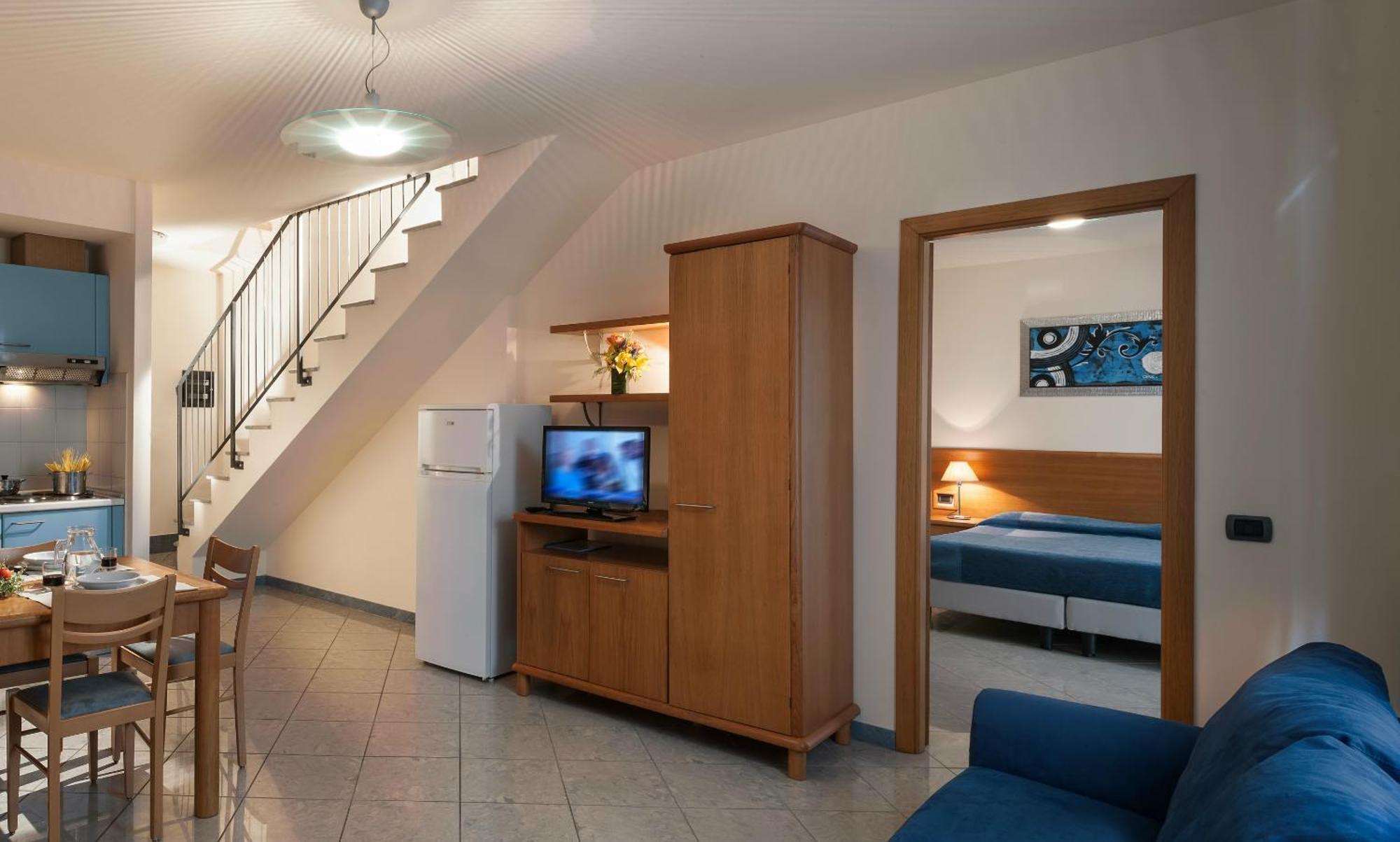 טירניה Continental Resort חדר תמונה