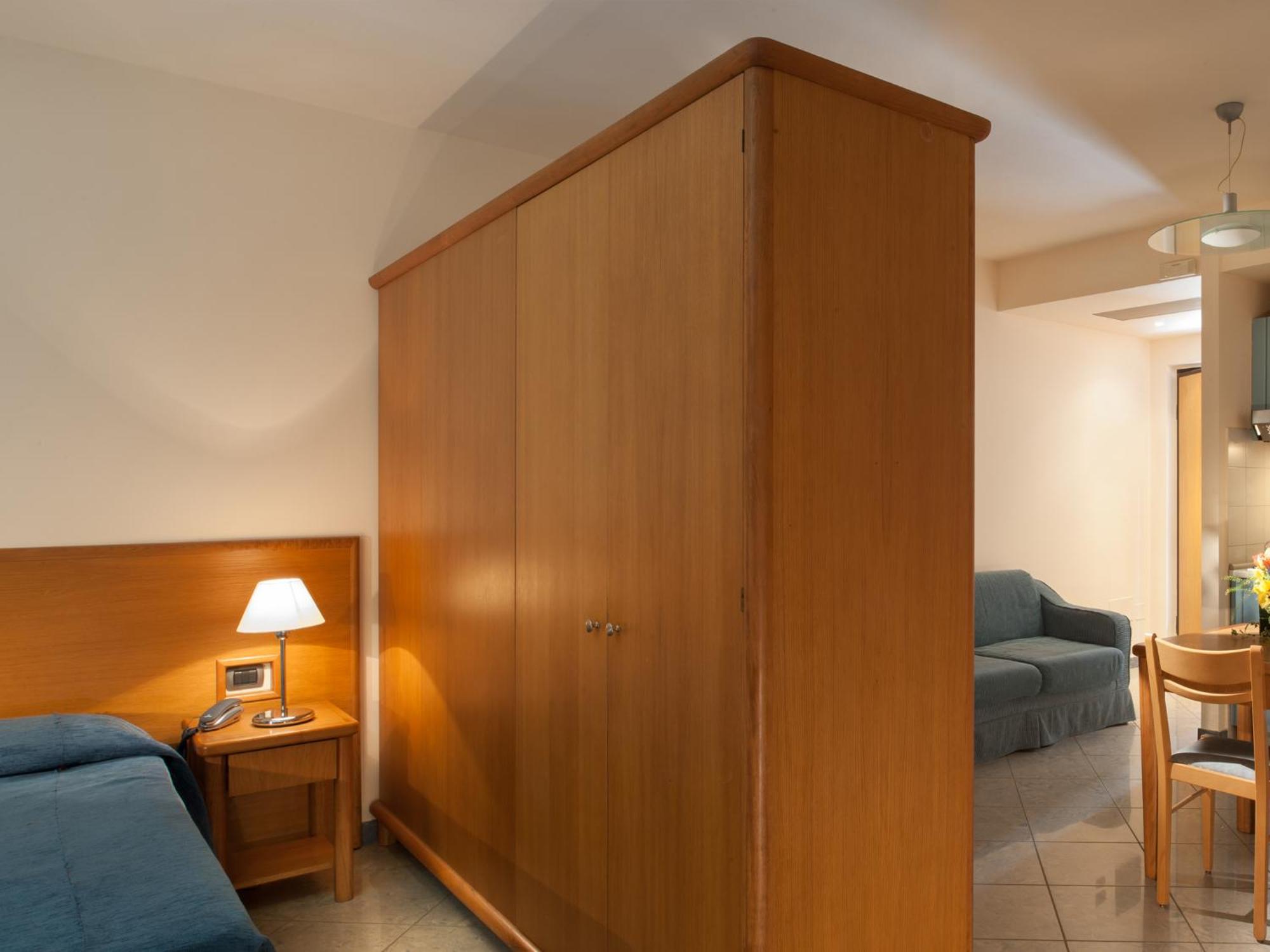 טירניה Continental Resort חדר תמונה