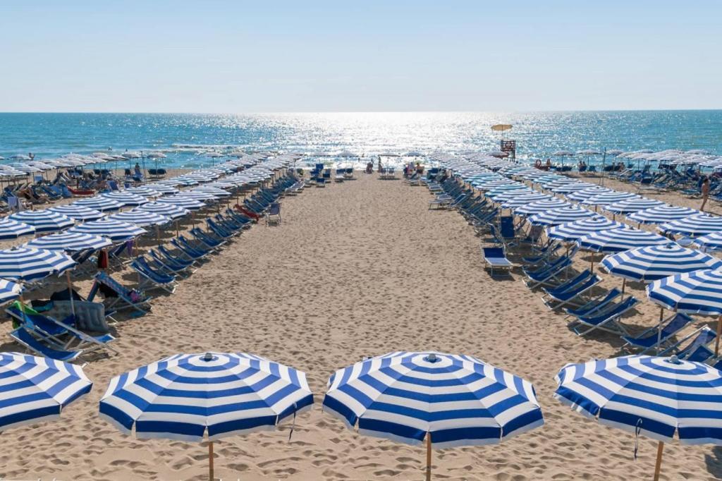 טירניה Continental Resort מראה חיצוני תמונה